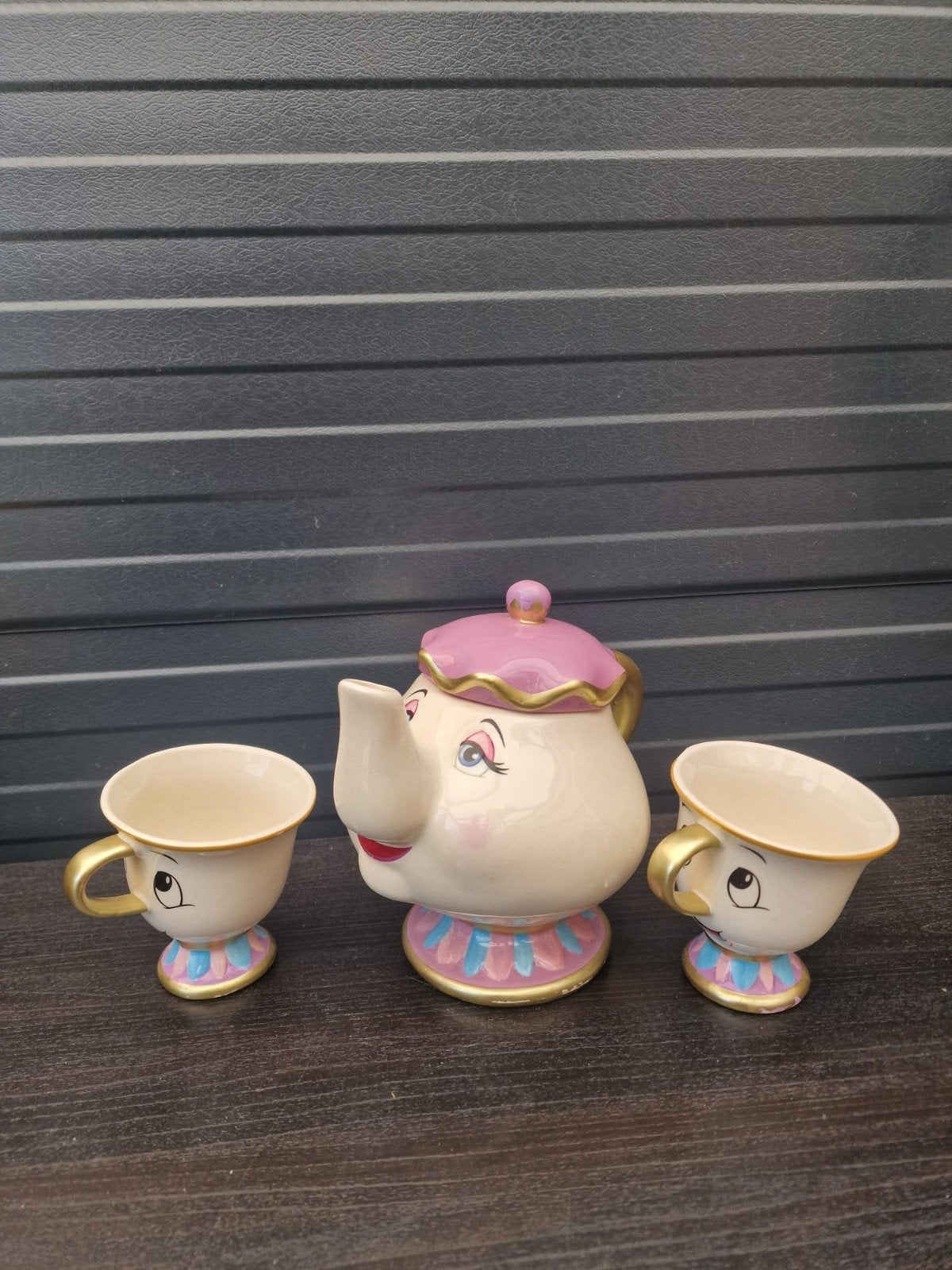 disney thee pot met 2x mok, Ophalen of Verzenden, Zo goed als nieuw, Servies