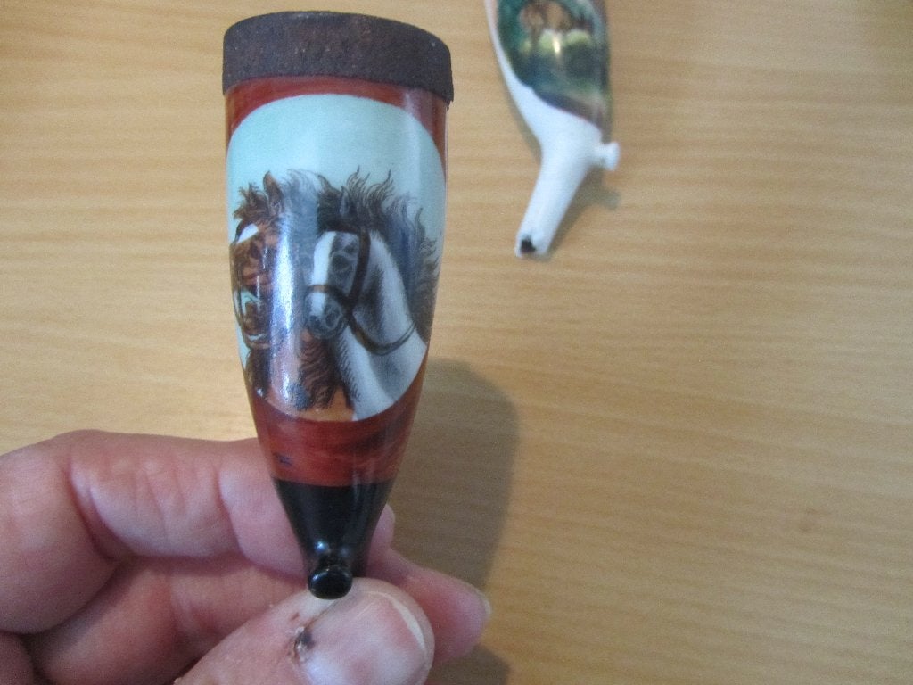Antieke porseleinen pijp met handgeschilderde decoratie, Ophalen of Verzenden, Gebruikt, (Water)pijp