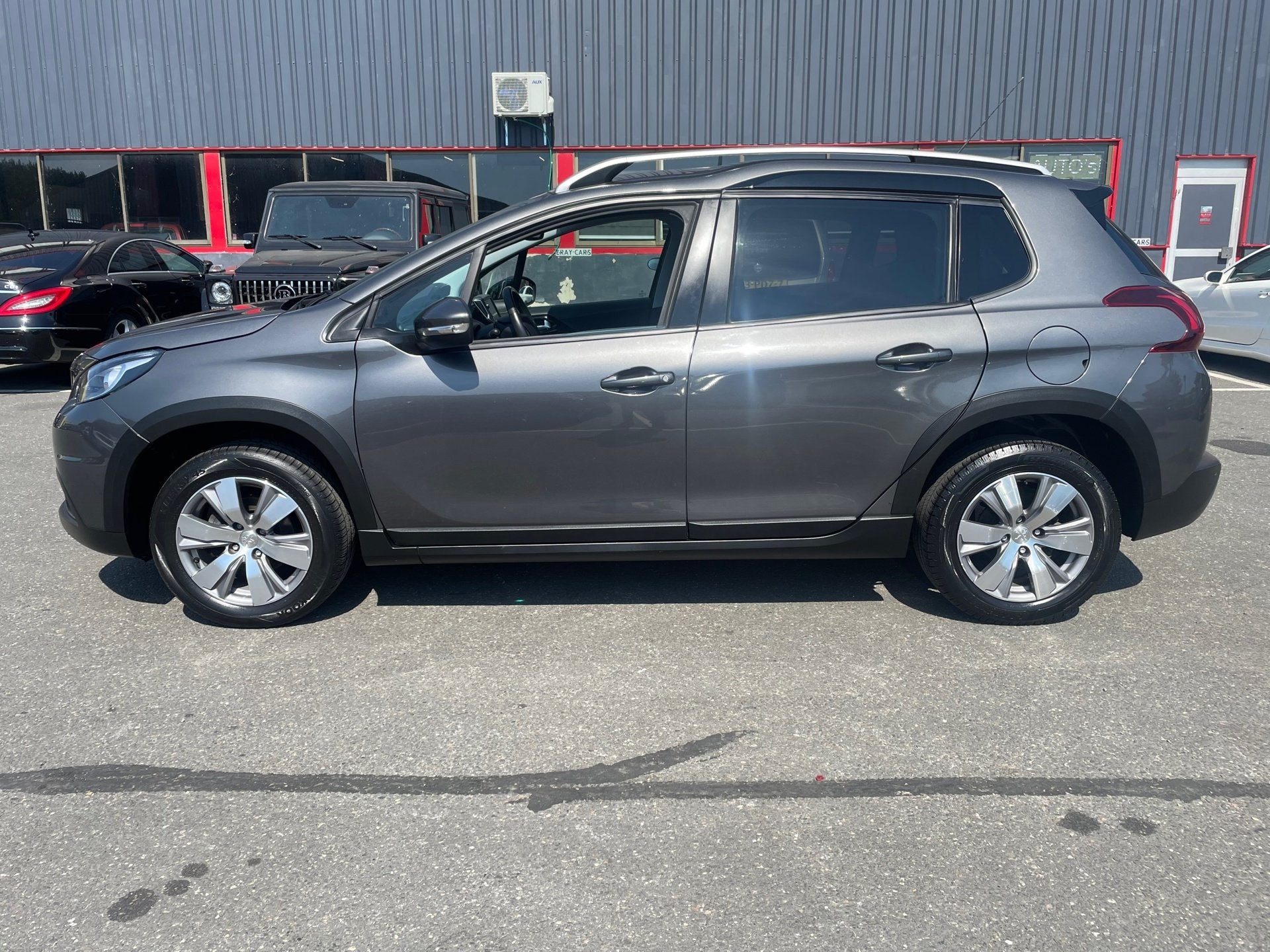 Peugeot 2008 1.2 PureTech Allure / LAGE KM / AIRCO /SP VLG /, Voorwielaandrijving, Stof, Gebruikt, Euro 6