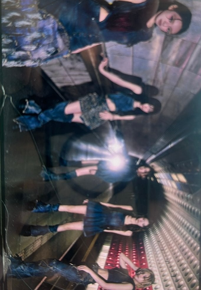 4 itzy tickets GEZOCHT voor amsterdam, Contacten en Berichten