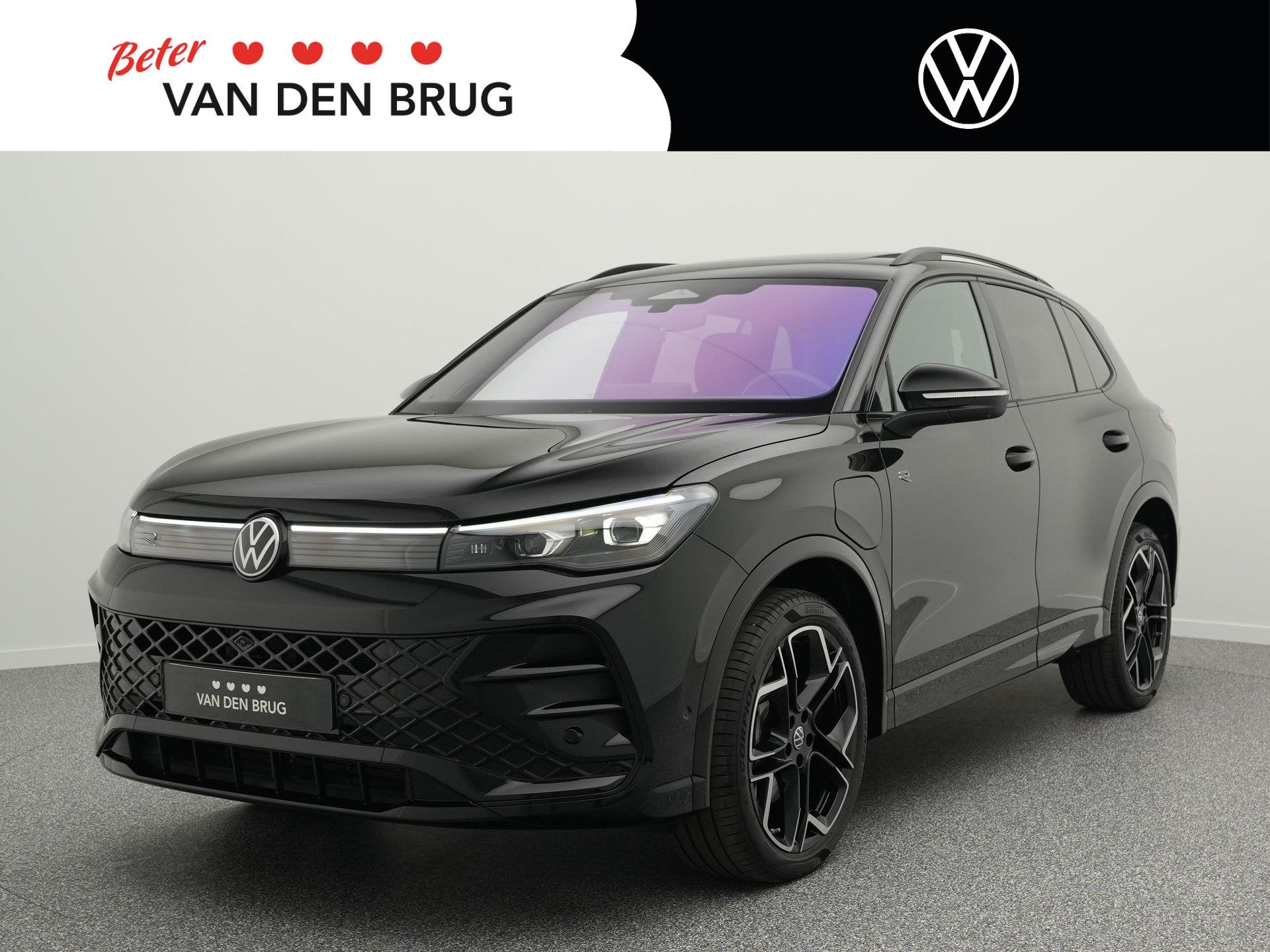Volkswagen Tiguan 1.5 eHybrid 272pk R-Line Edition | Trekhaa, Auto's, Volkswagen, 4 cilinders, 2000 kg, 150 min, Zwart