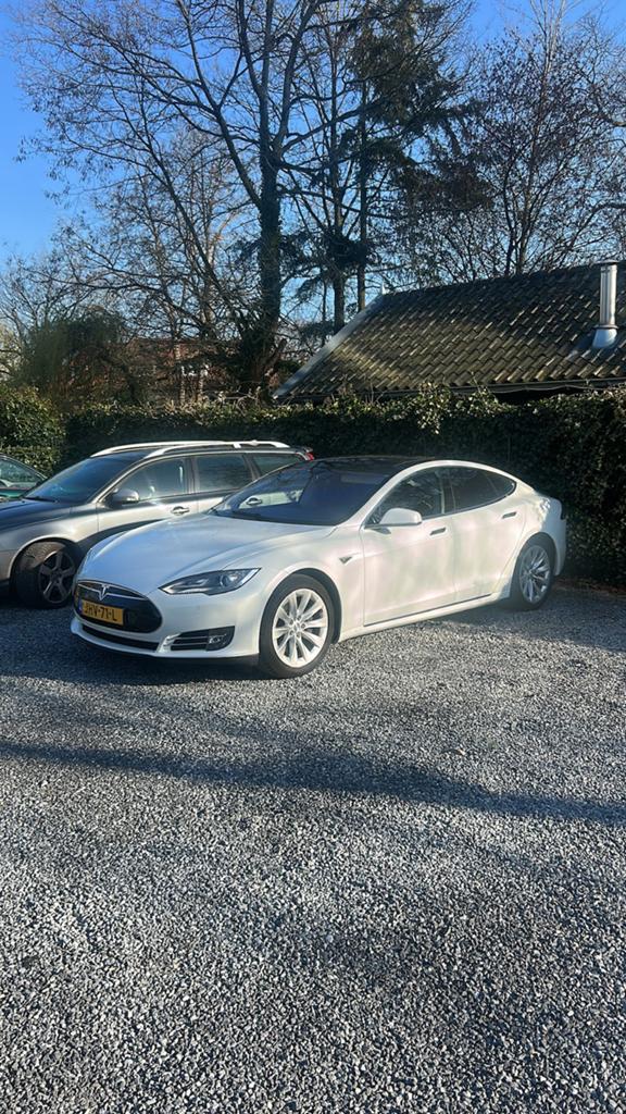 Free supercharging Tesla Model SP85 Wit | mcu2, Auto's, Tesla, Automaat, Achterwielaandrijving, Zwart, Model S