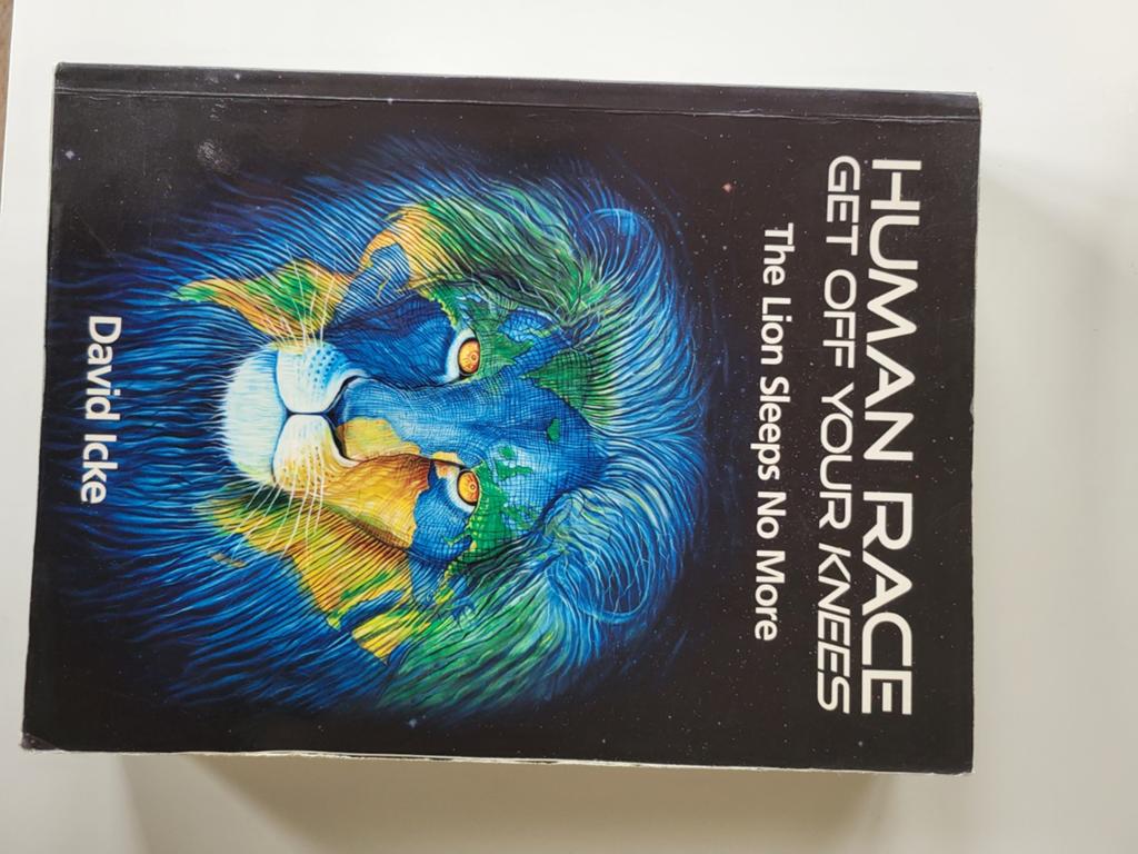 David Icke - Human Race Get Off Your Knees, Boeken, Gelezen, Achtergrond en Informatie, Spiritualiteit algemeen, Ophalen of Verzenden