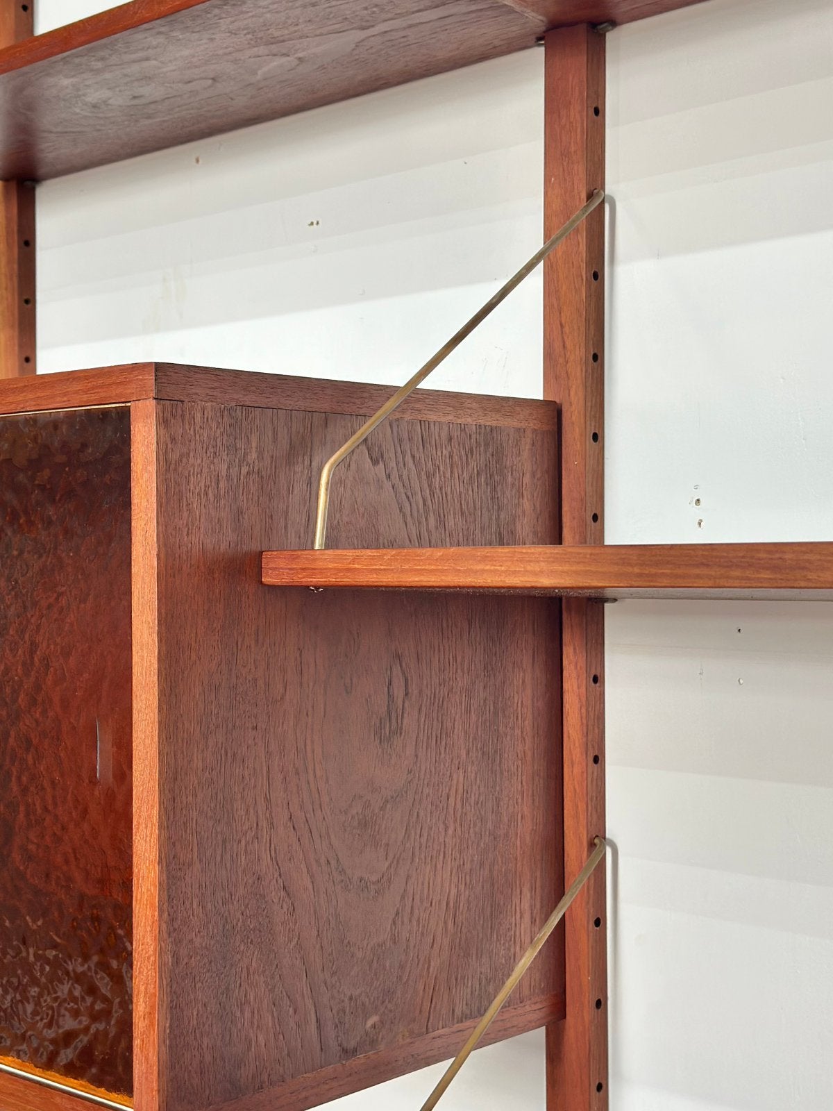 Vintage hangend wandmeubel Deens teak hout jaren 50/60/70, Ophalen, Gebruikt, Teakhout, Met deur(en)