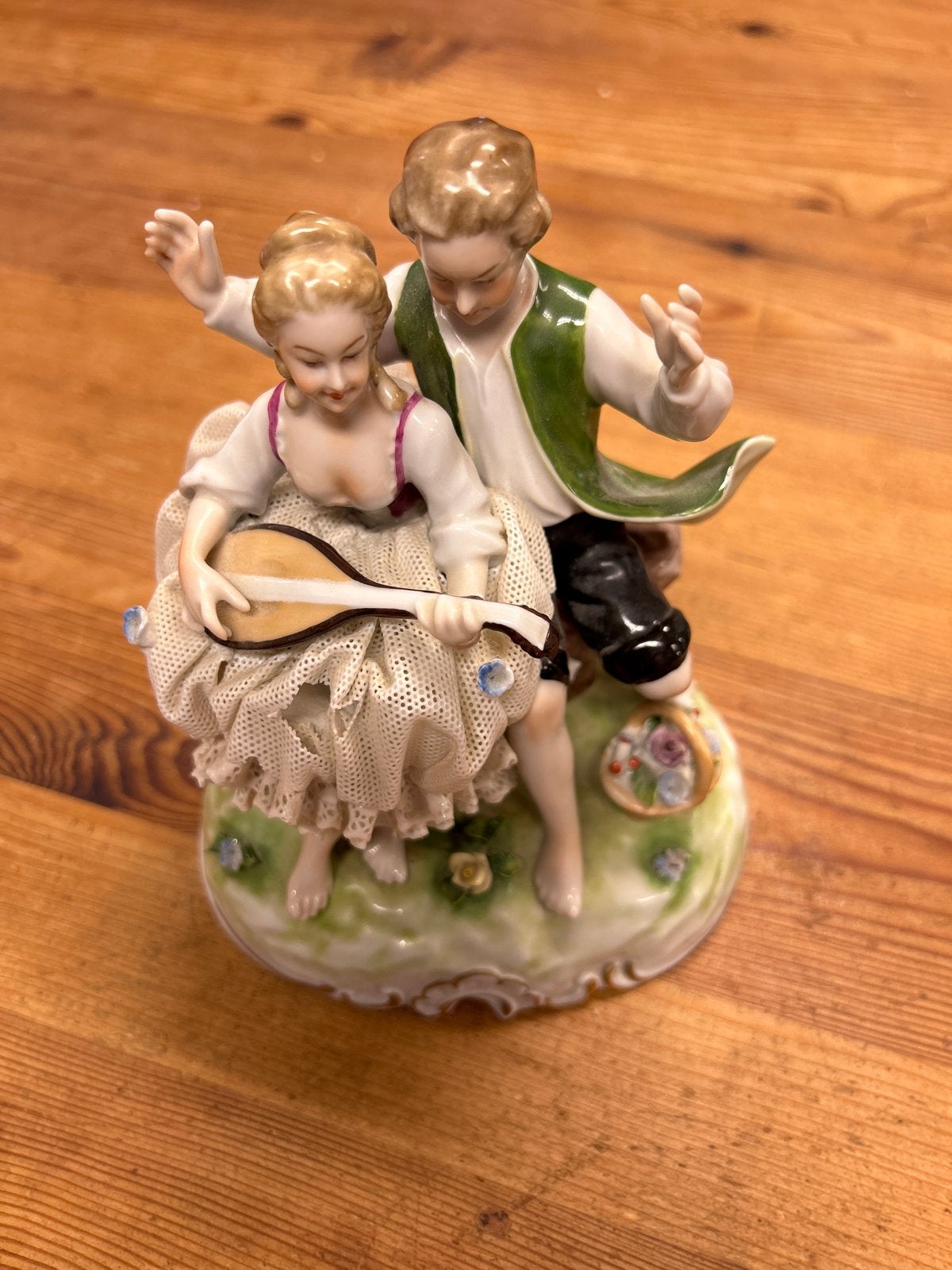 Vintage Porseleinen Beeldje: Romantisch Paar met Mandoline, Antiek en Kunst, Ophalen of Verzenden