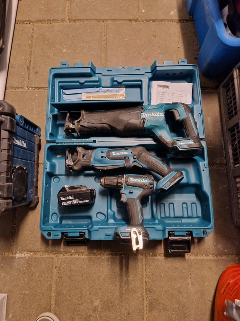 Makita 18V Accu Gereedschap Set: Boormachine, Reciprozaag, Ophalen, Variabele snelheid, Boor- en Schroefmachine, Gebruikt