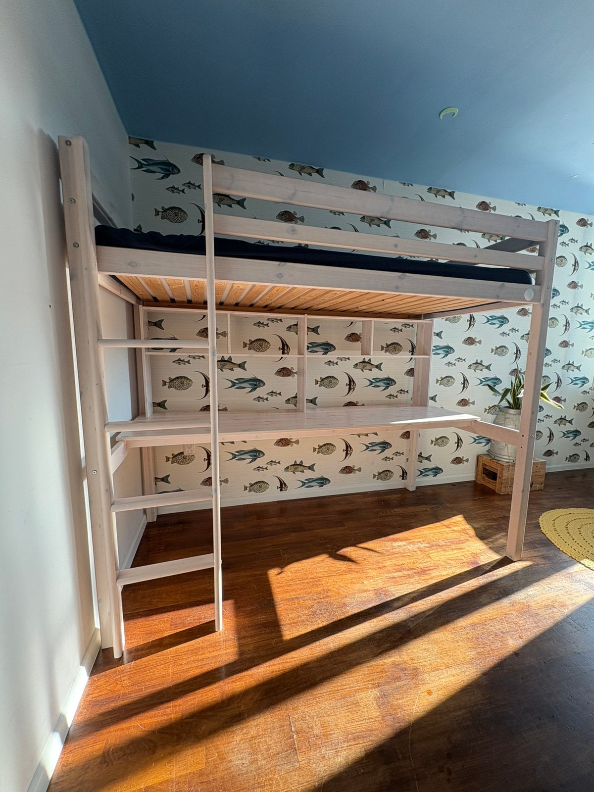 Hoogslaper met bureau, Ophalen, Eenpersoons, Zo goed als nieuw, 90 cm