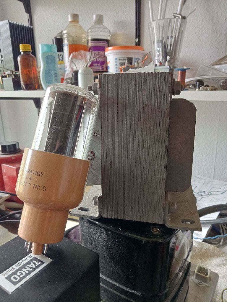 Twee hoogspanningstrafo''s en twee Philips smoorspoelen, Audio, Tv en Foto, Verzenden, Overige onderdelen