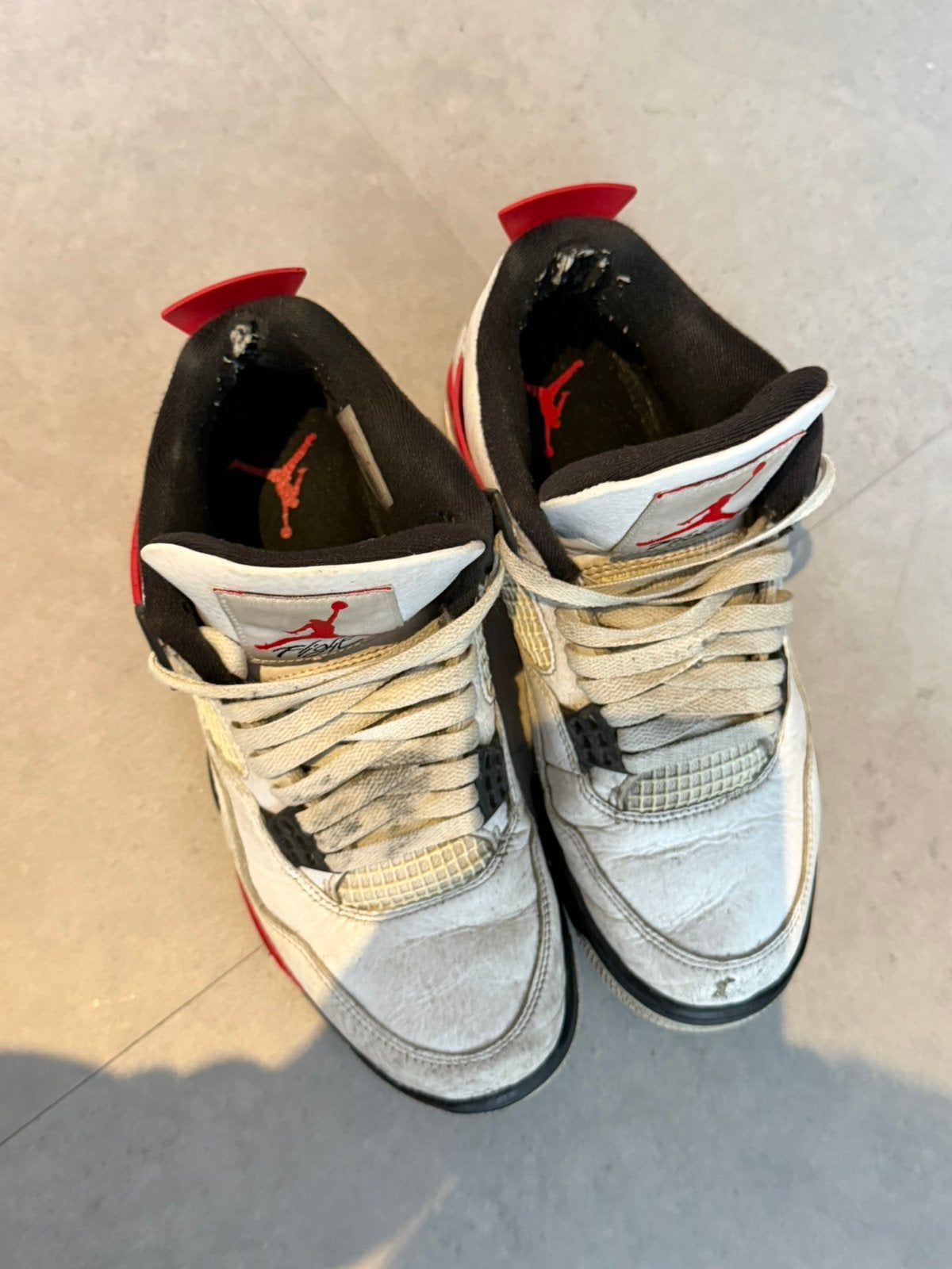 Jordan 4  retro red cement, Verzenden, Wit, Sneakers of Gympen, Gedragen