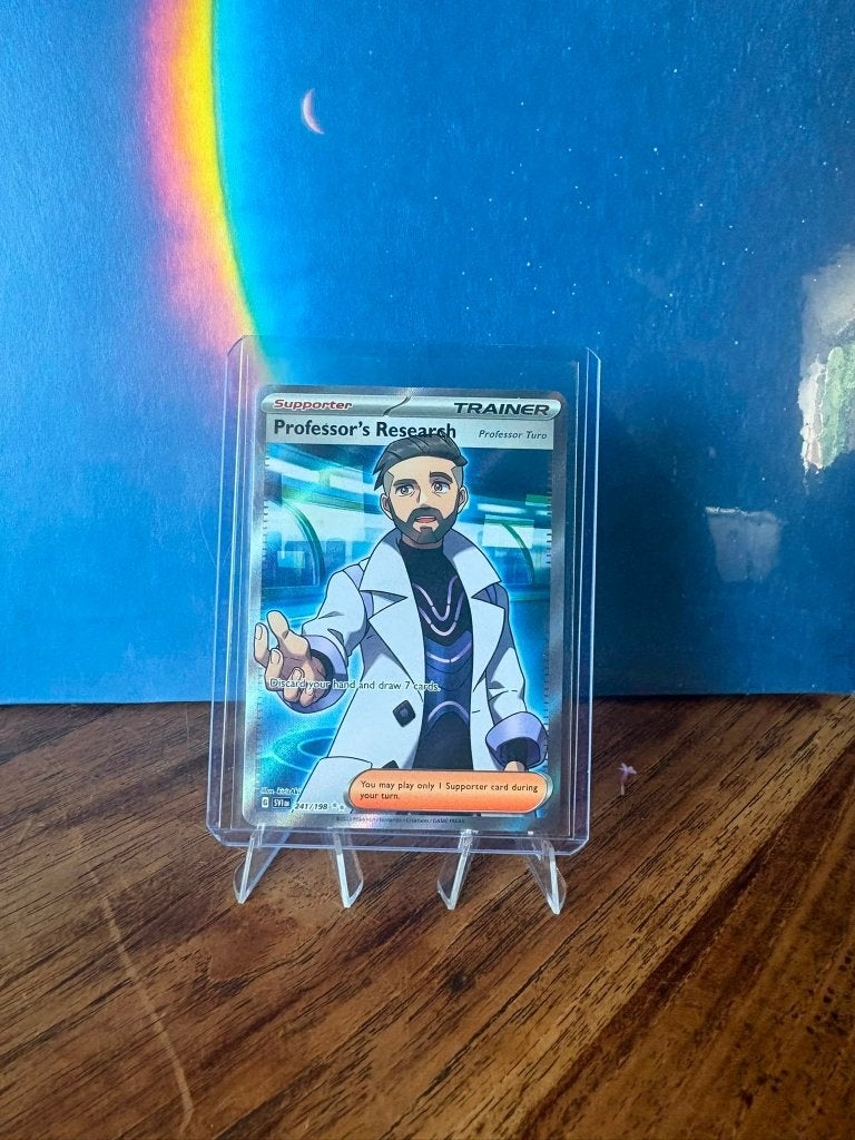 Pokémon / Professor's Research - Professor Turo (SVI 241), Ophalen of Verzenden, Nieuw, Losse kaart, Foil