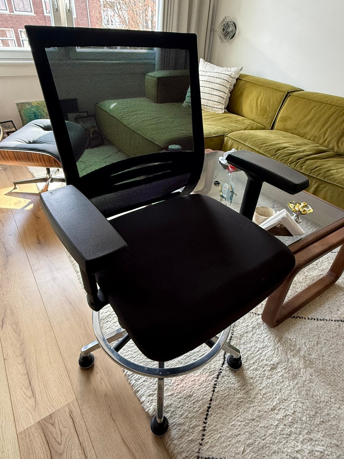 Zo goed als nieuwe en zeer comfortabele bureaustoel, Ophalen, Zo goed als nieuw, Zwart
