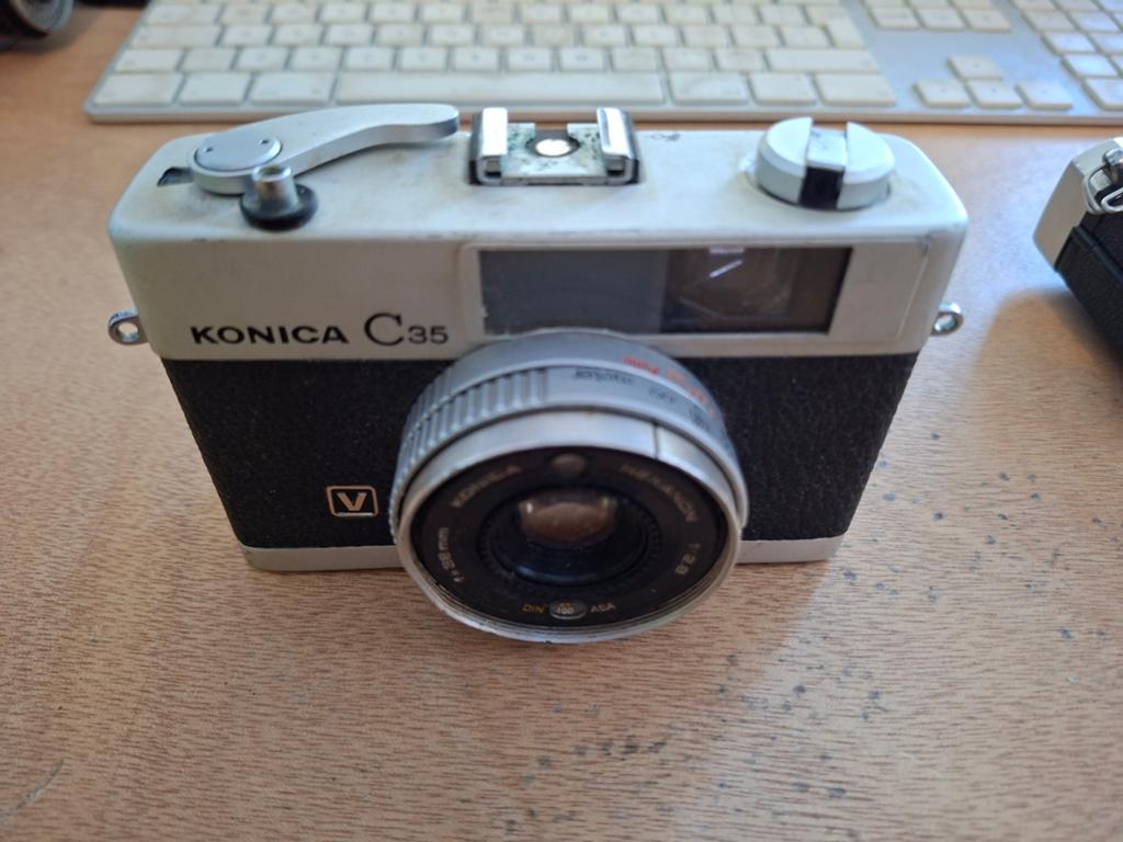 Konica C35, Audio, Tv en Foto, Fotocamera's Analoog, Ophalen of Verzenden, Spiegelreflex, Overige Merken