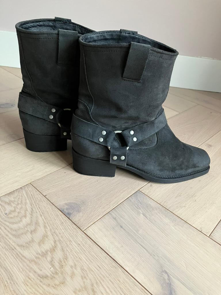 Sacha Cowboy laarzen zwart mt 39, Kleding | Dames, Hoge laarzen, Zwart, Ophalen of Verzenden, Gedragen
