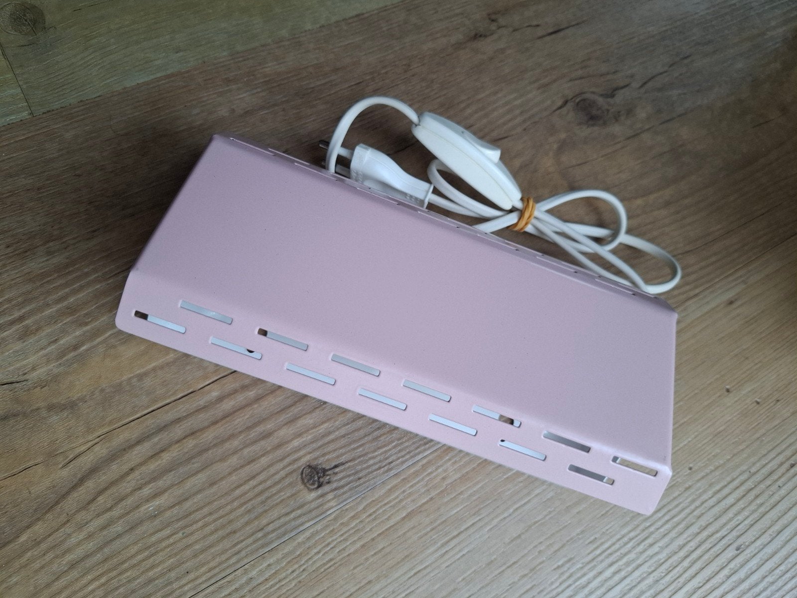 Vintage G&G bedlampje - Zachtroze metaal met sleufjes, Bedlamp, Roze, Met schakelaar, Ophalen of Verzenden