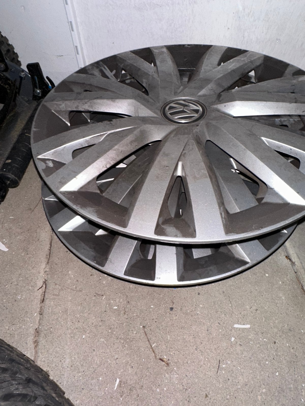 Foto 2 van Winterbanden 205/55 R16 op Stalen Velgen + VW Wieldoppen