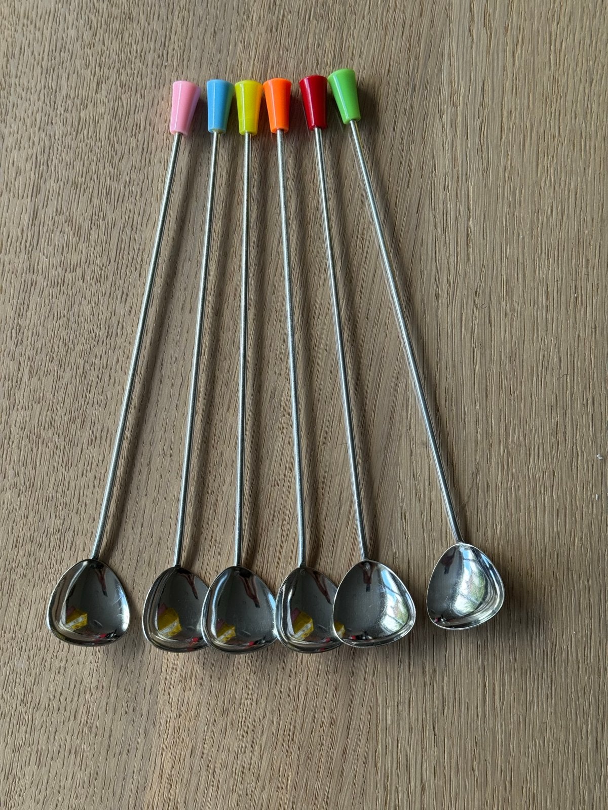 vintage  6 lange cocktaillepels gekleurde handvatten, Theelepel, Gebruikt, Los bestek, Ophalen of Verzenden