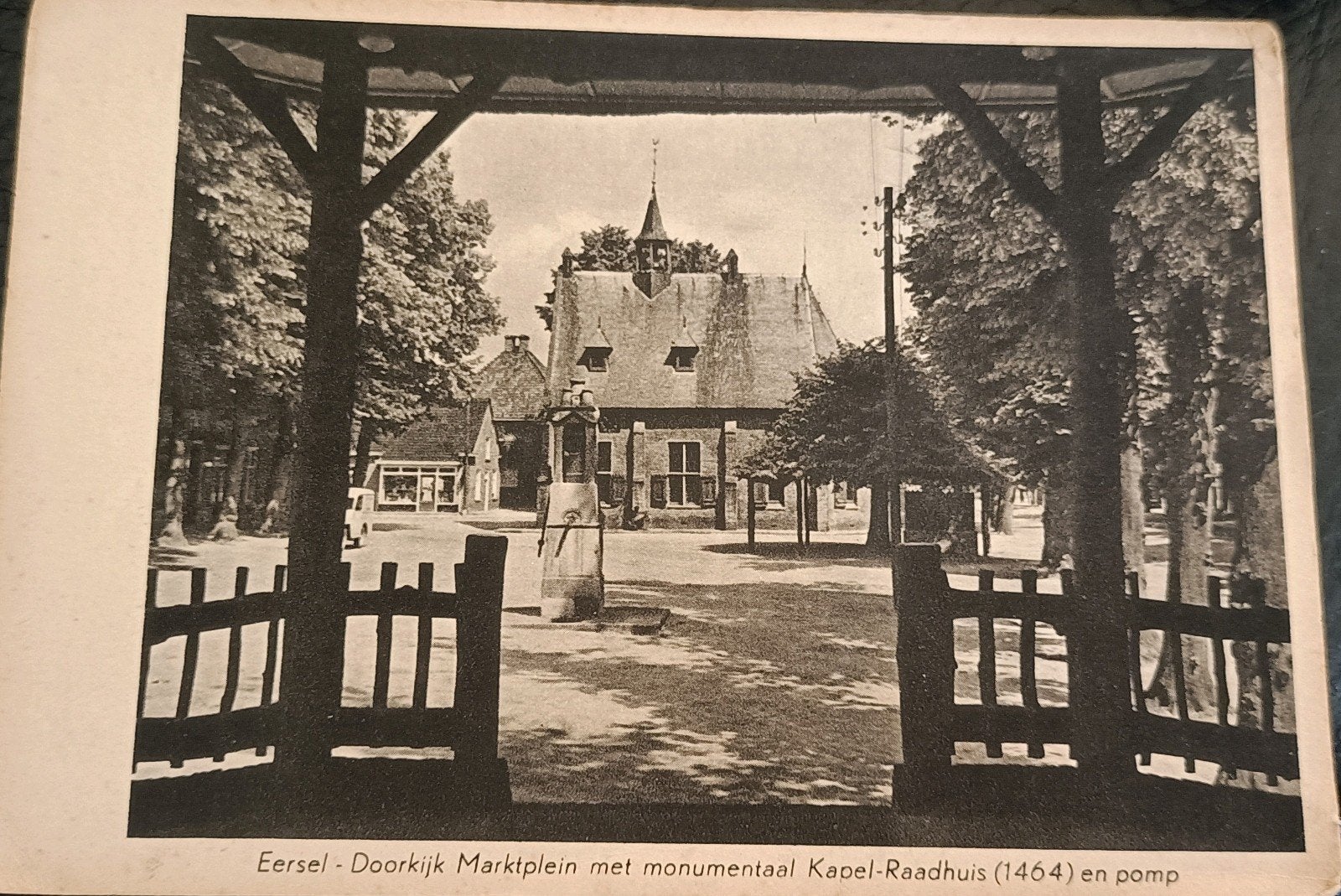 Eersel (foto Martien Coppens) Marktplein Kapel Raadhuis Pomp, Verzenden, 1940 tot 1960, Gelopen, Noord-Brabant