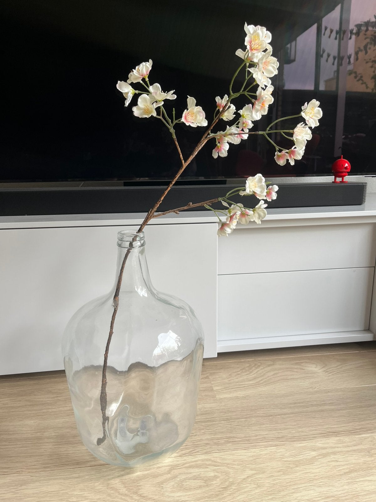 Mica Decorations Diego glazen fles vaas + bloesemtak, Ophalen, Transparant, Inclusief decoratie, Glas