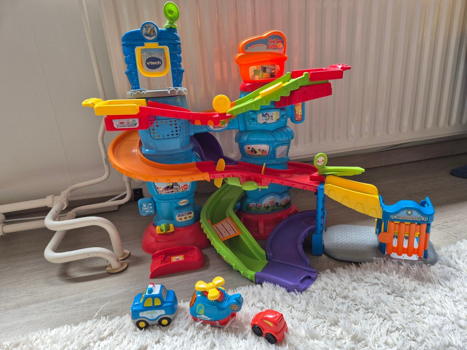 Vtech Toet Toet Auto's Politietoren met extra helikopter, Ophalen, Zo goed als nieuw, 2 tot 4 jaar