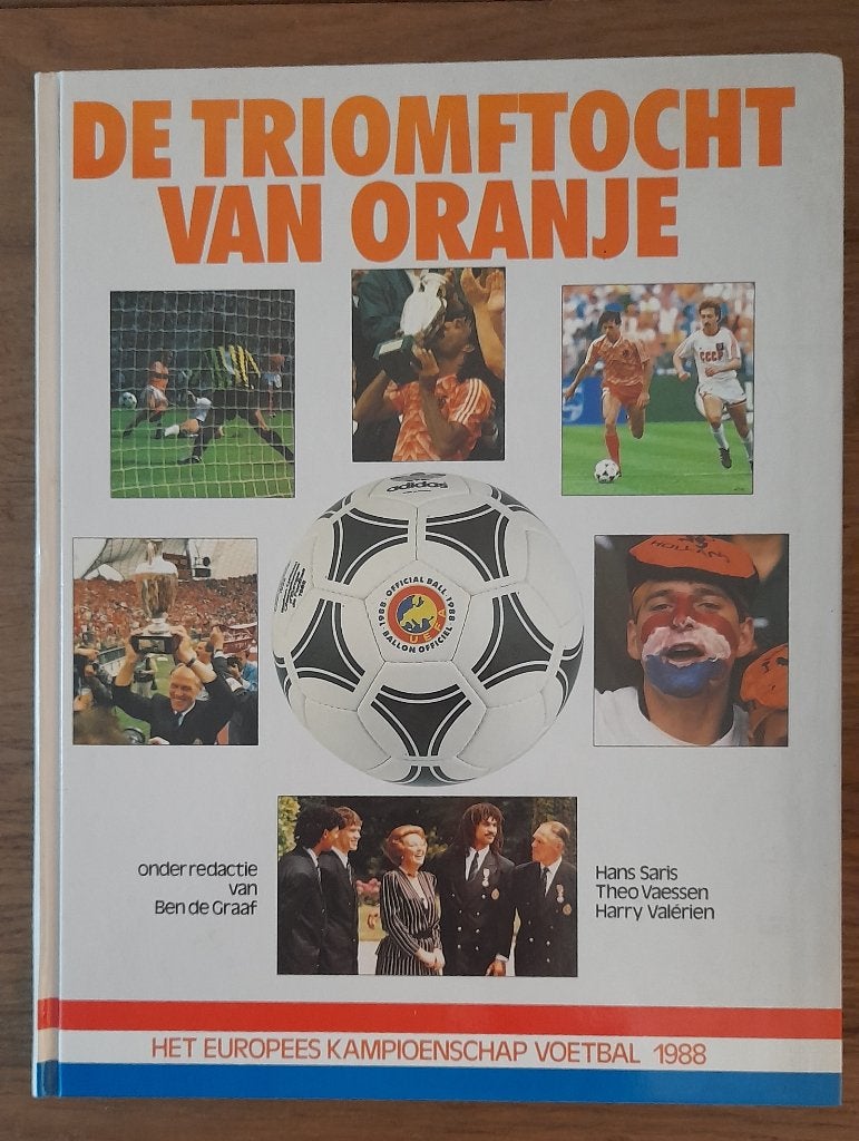 De triomftocht van Oranje - EK voetbal 1988, Boeken, Ophalen of Verzenden, Gelezen, Balsport