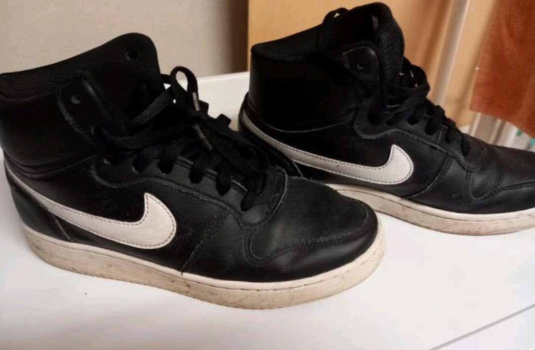 Nike schoenen maat 38,5 zgan, Ophalen of Verzenden, Zo goed als nieuw, Schoenen
