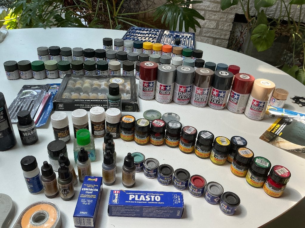 Tamiya modelbouwverf + HBM airbrush set/ militaire kleuren, Hobby en Vrije tijd, Modelbouw | Auto's en Voertuigen, Ophalen of Verzenden