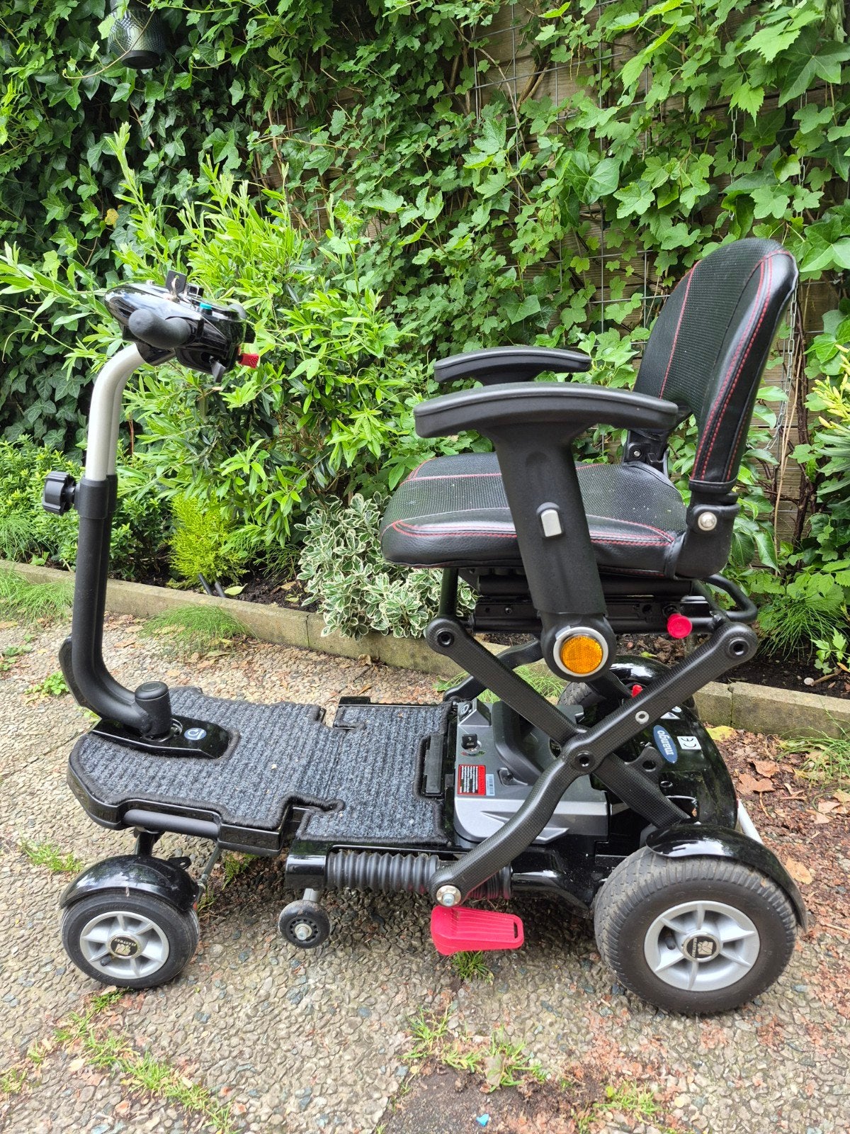 Bobby Carbon Deluxe Limited Edition Opvouwbare Scootmobiel, Diversen, Brommobielen en Scootmobielen, Ophalen, Zo goed als nieuw