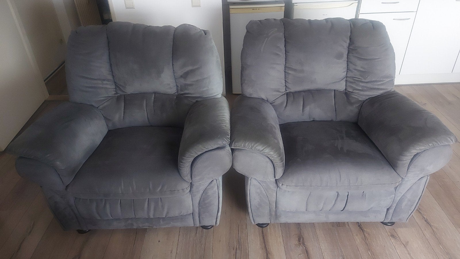 Grijze driezitsbank met relaxfunctie en twee fauteuils, Ophalen, Gebruikt, Driepersoons, 75 tot 100 cm