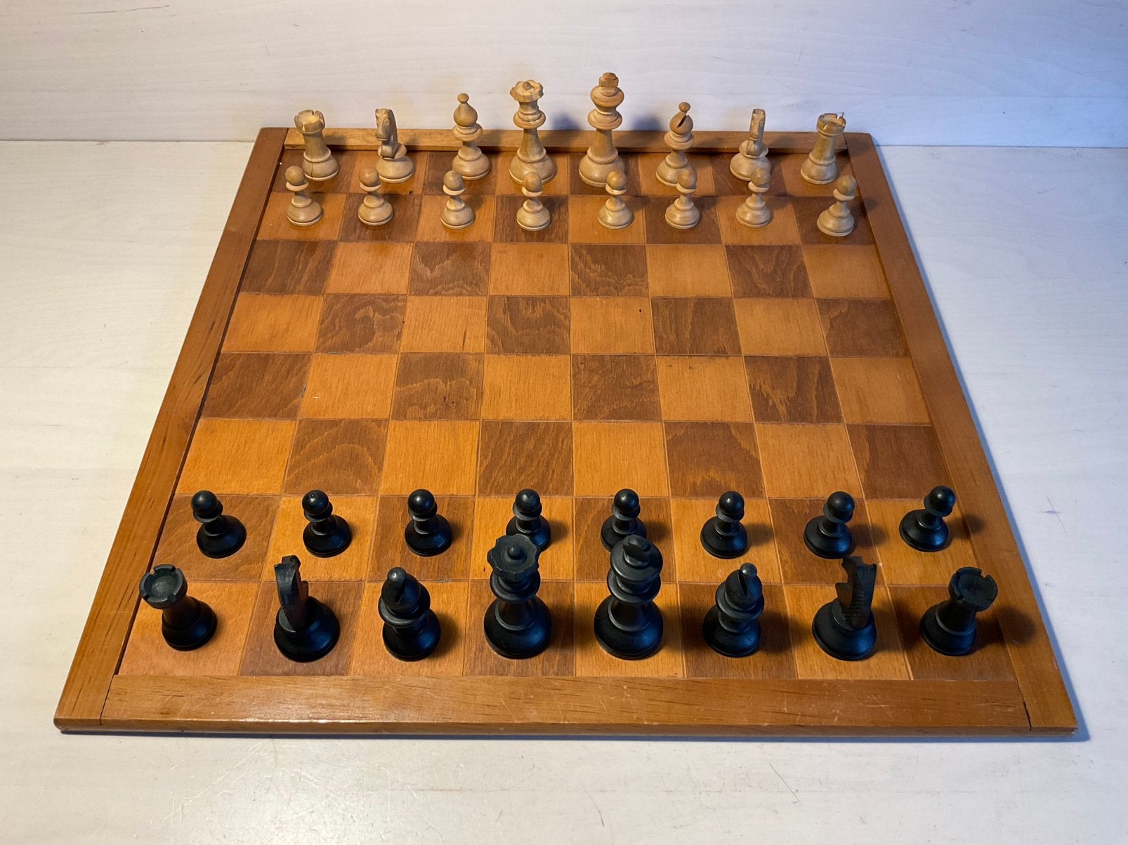 Prachtig houten schaakbord met schaakstukken, Ophalen of Verzenden, Gebruikt