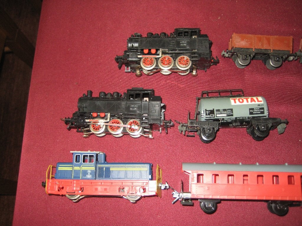 4 x electrische treinen, Gebruikt, Gelijkstroom, Trix, Rails