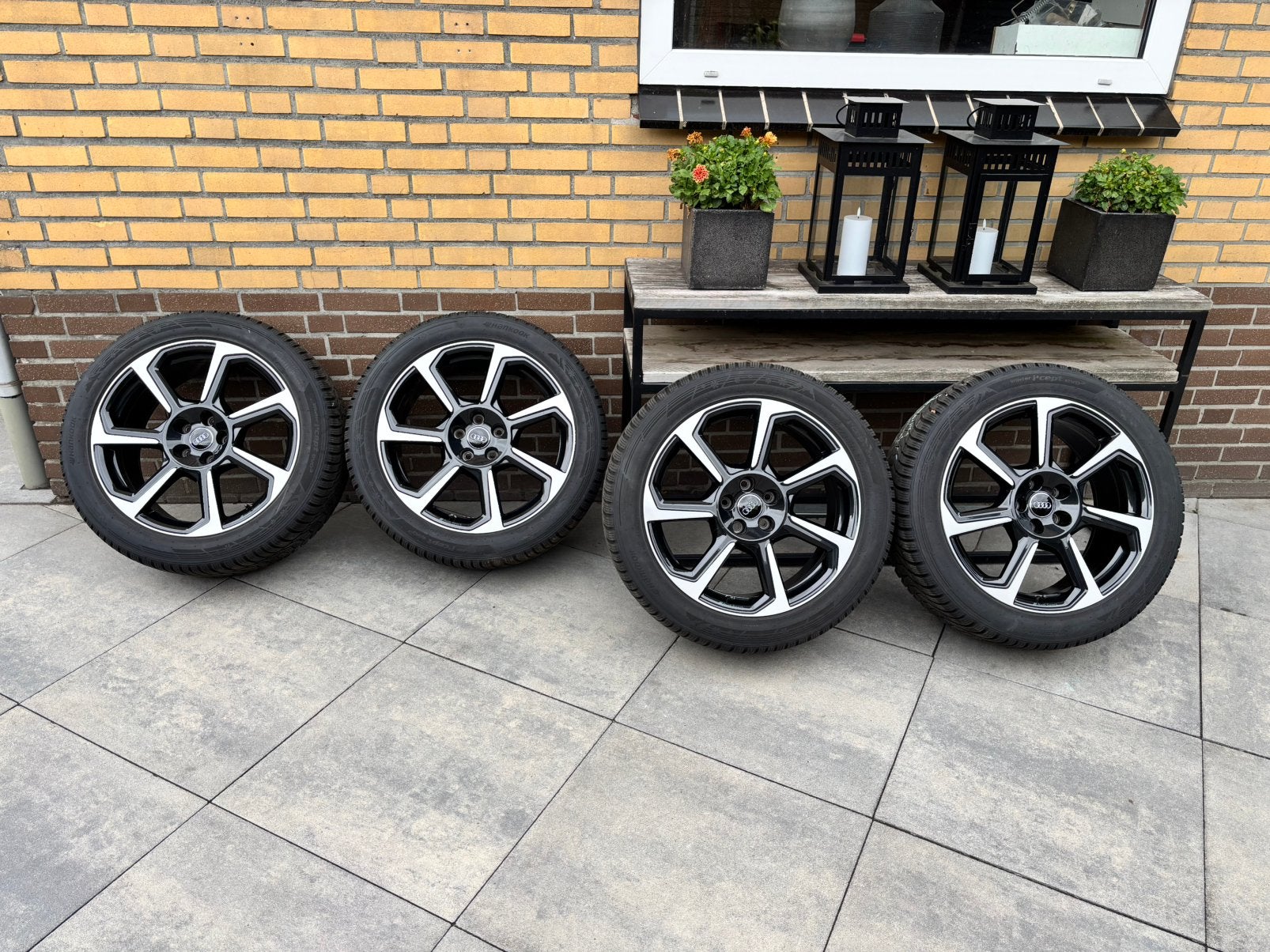 Originele 19” Audi Q3 velgen en ZGAN winterbanden, Auto-onderdelen, 255 mm, Banden en Velgen, Winterbanden, Ophalen