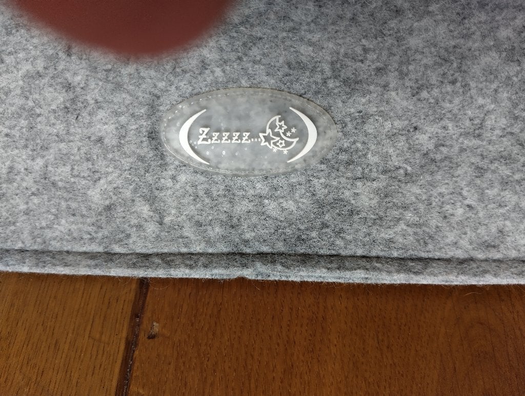 Kattenhuisje, Dieren en Toebehoren, Kattenmanden, Ophalen, Zo goed als nieuw, Vilt