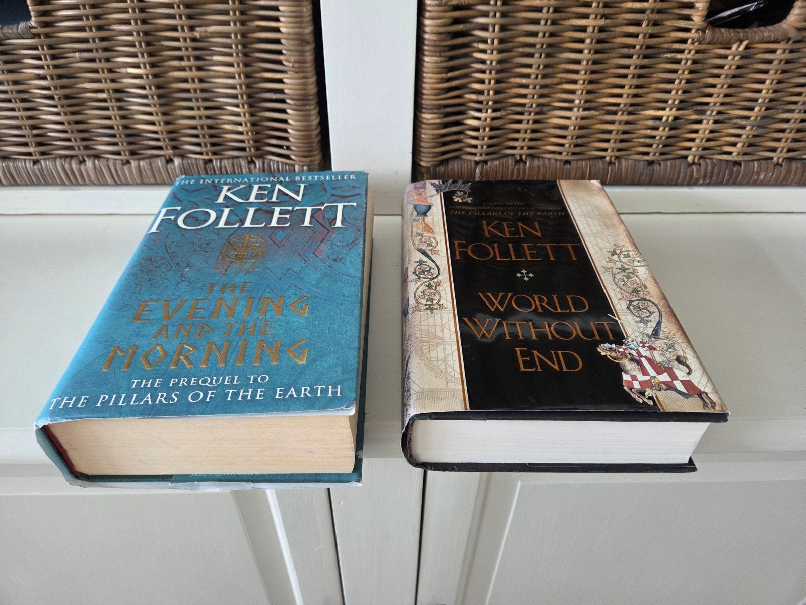 Ken Follett - Kingsbridge, Ophalen of Verzenden, Gelezen