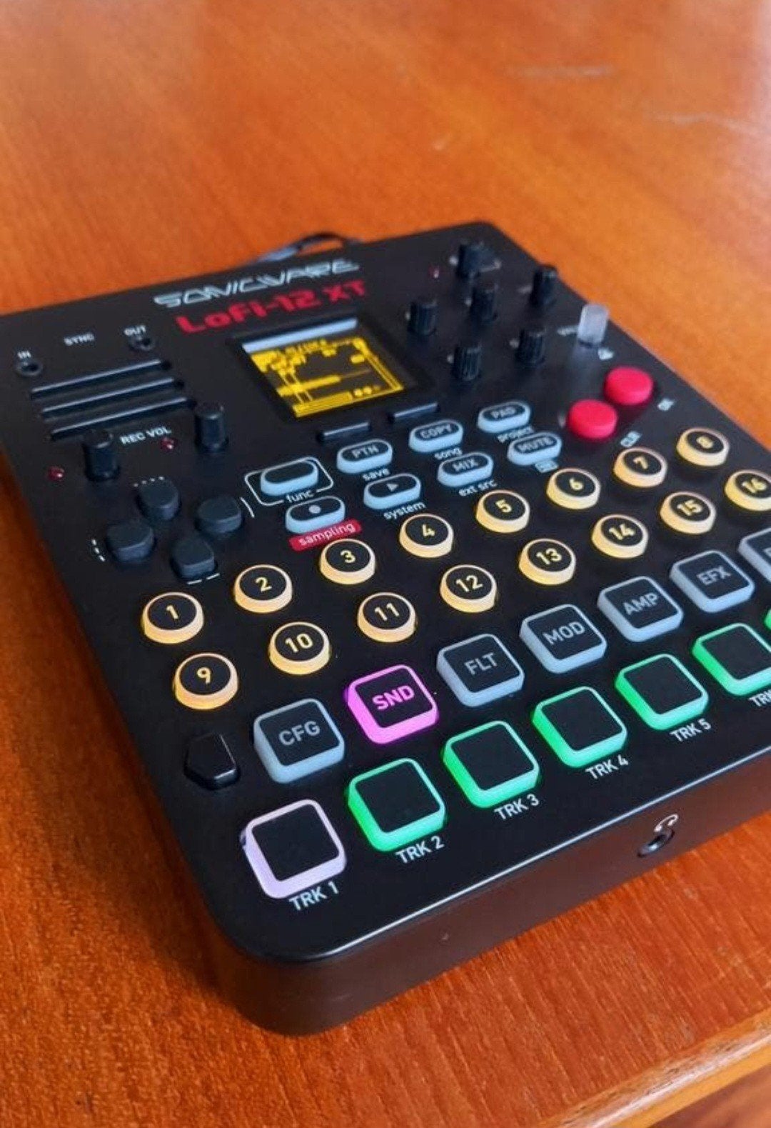 Sonicware Lofi12xt sampler, Ophalen