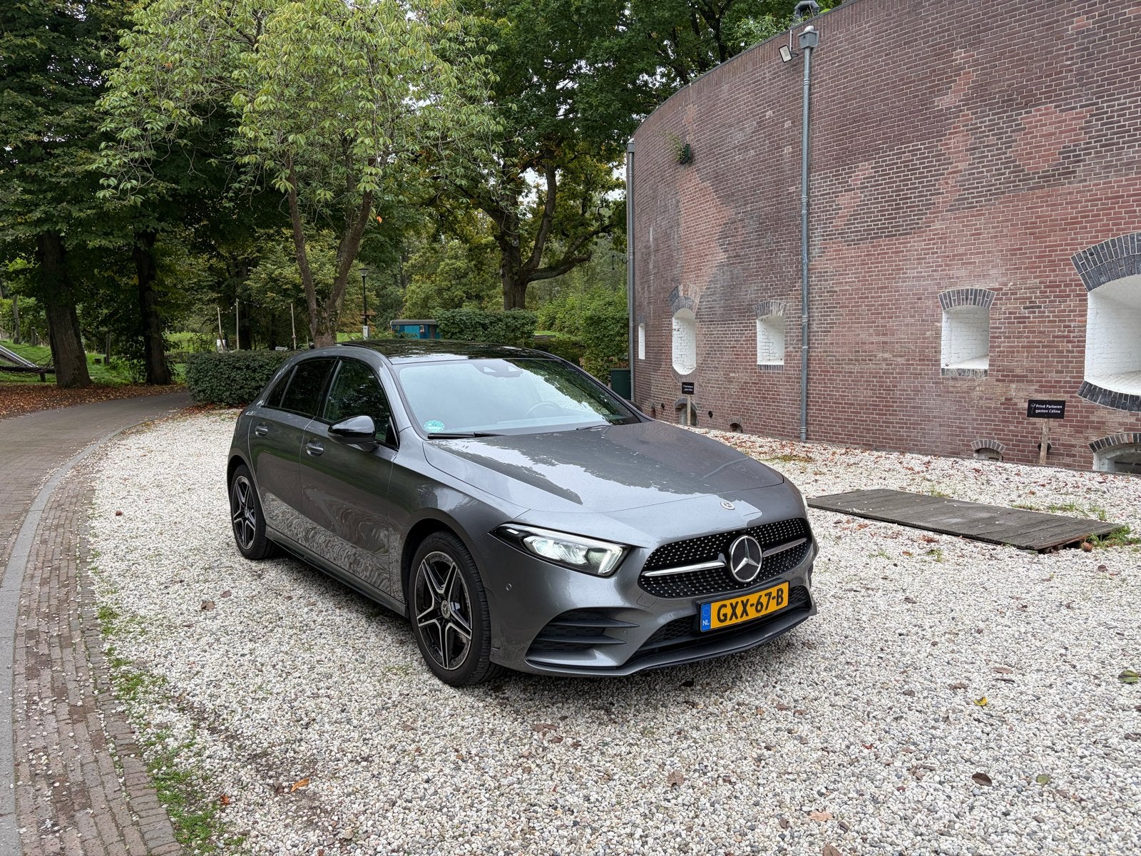 Mercedes-Benz A250e 2020 | Night pakket | Panorama | 360, Auto's, Zwart, Alcantara, 1600 kg, 1332 cc