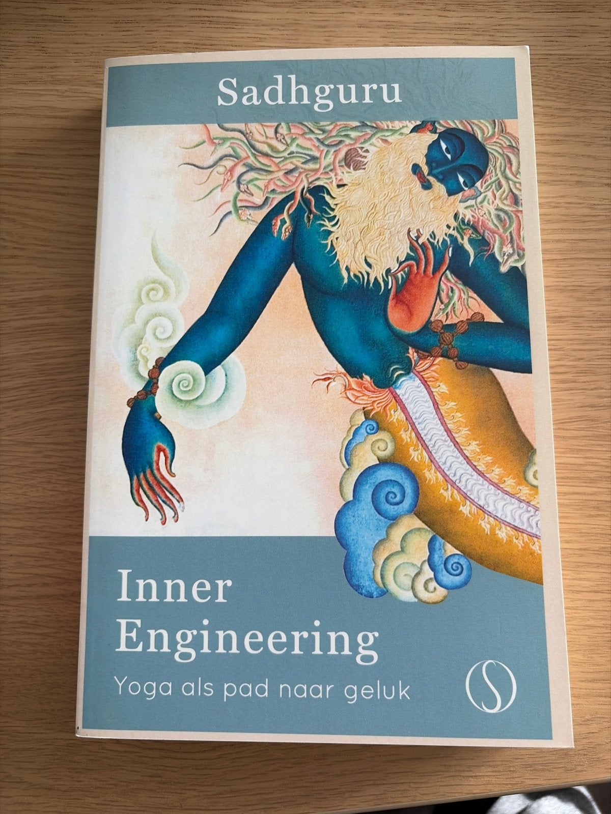 Inner Engineering: Yoga als pad naar geluk - Sadhguru, Boeken, Ophalen of Verzenden, Nieuw, Meditatie of Yoga, Instructieboek