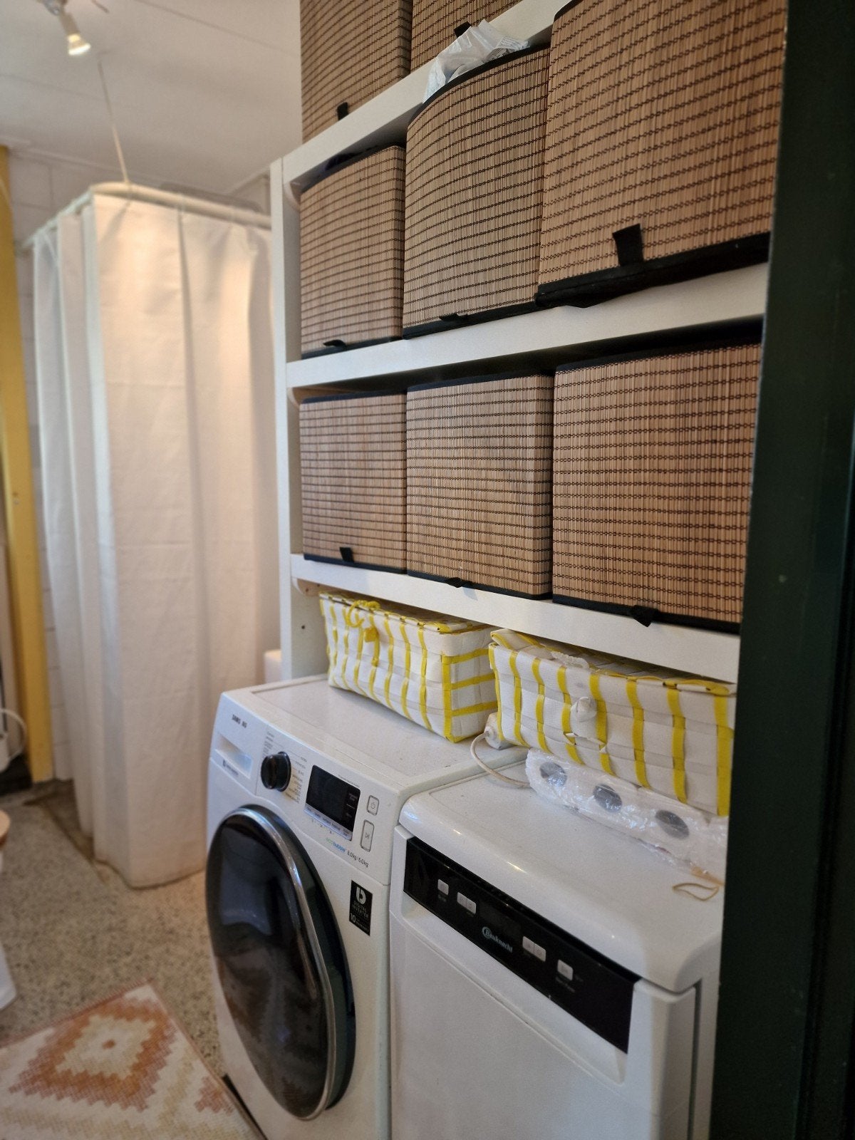 Zelfgebouwde planken kast voor wasmachine/droger (IKEA Lack), Ophalen