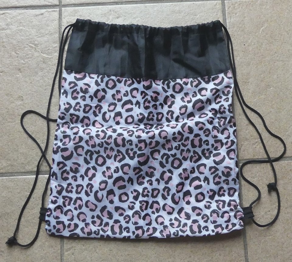 Nylon rugzakje panterprint tasje wit roze zwart, Overige merken, 25 tot 40 cm, Ophalen of Verzenden, Zo goed als nieuw
