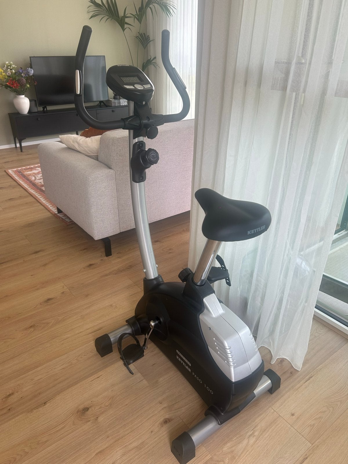 Hometrainer Kettler Basicline Paso 100 - Zo goed als nieuw, Sport en Fitness, Ophalen, Zo goed als nieuw, Benen, Hometrainer
