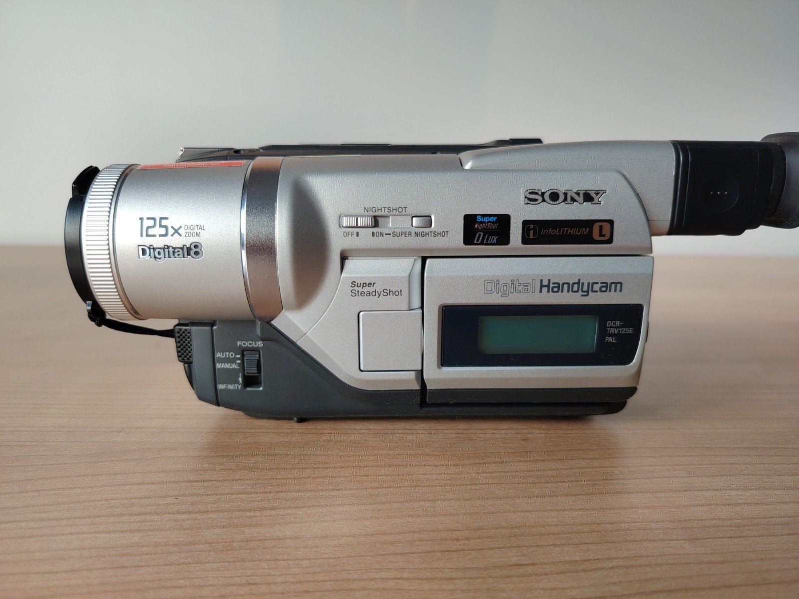 Sony Digital 8 video camera recorder, Ophalen of Verzenden, Zo goed als nieuw, Sony, 20x of meer