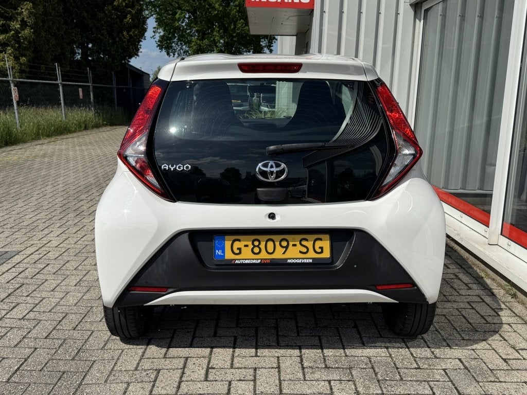 Toyota Aygo 1.0 VVT-i x-fun | AIRCO | NAP | CRUISE/LIM. |, Auto's, Gebruikt, Euro 6, Met garantie (alle), 4 stoelen