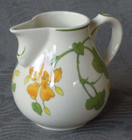 Nr TT121: 1 Villeroy en Boch Geranium roomstel op blaadje, Villeroy & Boch, Ophalen of Verzenden, Zo goed als nieuw, Tweedehands onbekend