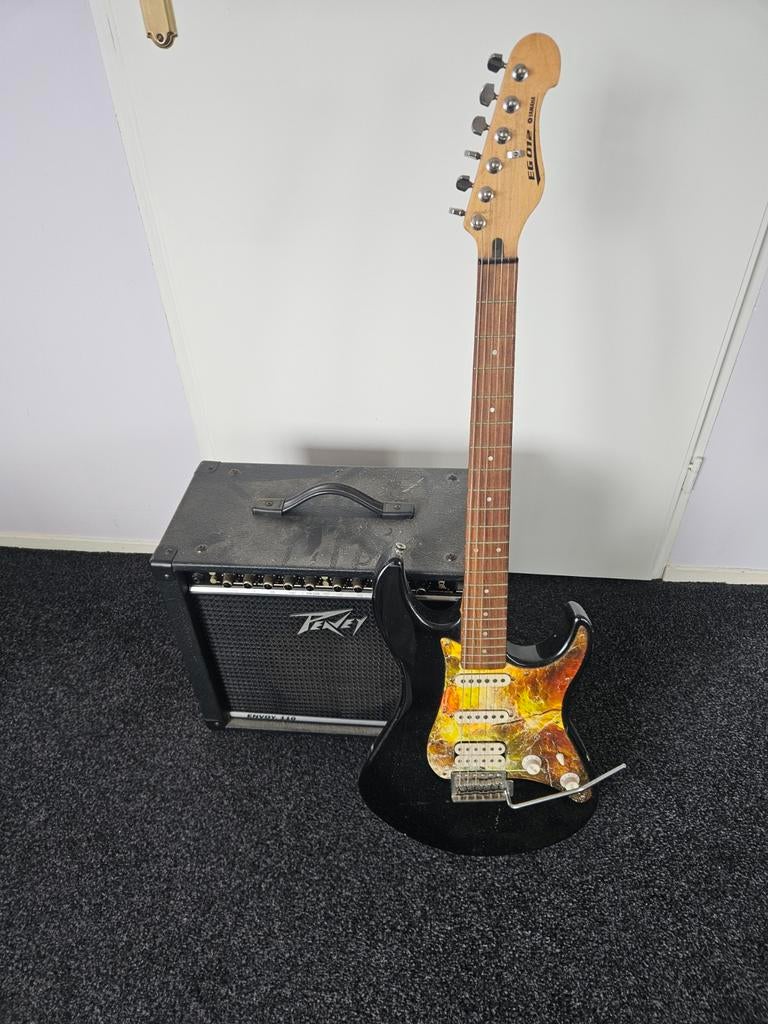 Yamaha EG 012  gitaar met Peavey Envoy 110 verste, Gebruikt, Met versterker, Solid body, Ophalen