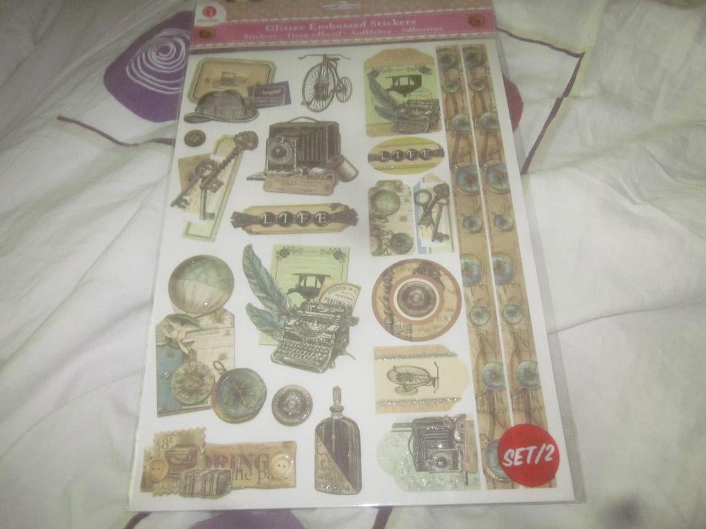 2 verschillende nieuwe vellen vintage embossed stickers, Ophalen of Verzenden, Nieuw, Meerdere stickers