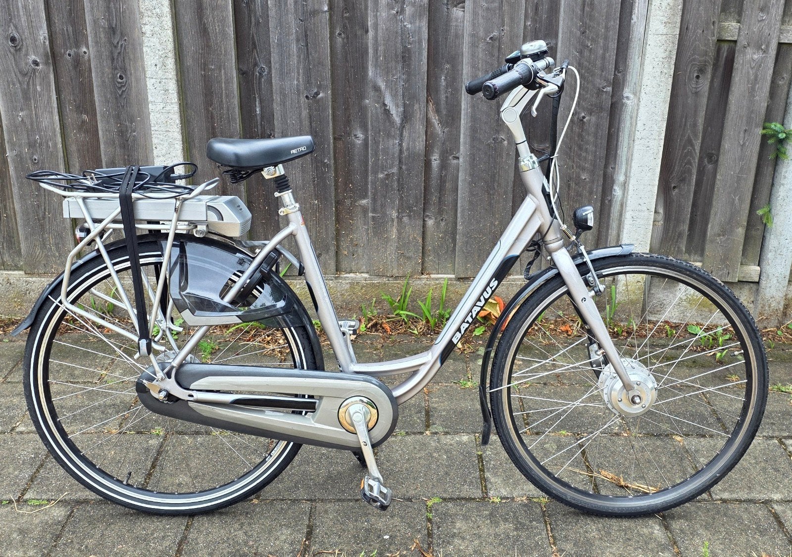 te koop netjes elektriche dames fiets, Fietsen en Brommers, 51 tot 55 cm, Ophalen, Zo goed als nieuw, Overige merken
