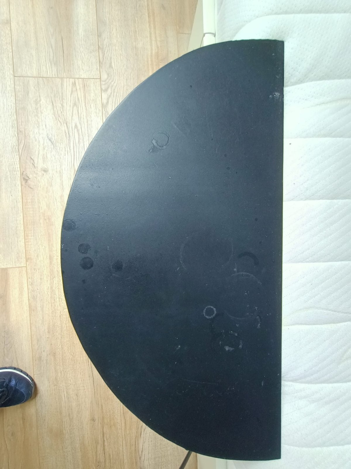 Zwart metalen halfrond wandtafeltje/bijzettafeltje, Ophalen, Minder dan 45 cm, Gebruikt, Metaal of Aluminium