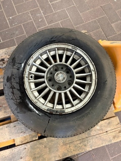 BANDEN en ALU VELGEN - BMW 525 E12, Auto-onderdelen, Ophalen, 14 inch, Gebruikt, Banden en Velgen