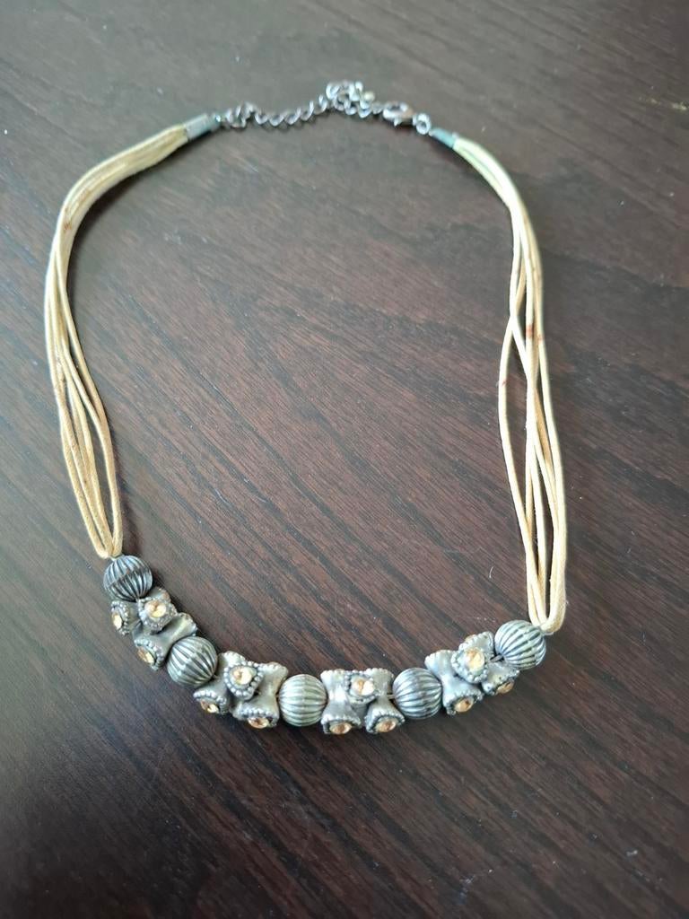 Vintage ketting met kralen en strass, Overige materialen, Gebruikt, Ophalen of Verzenden, Zilver