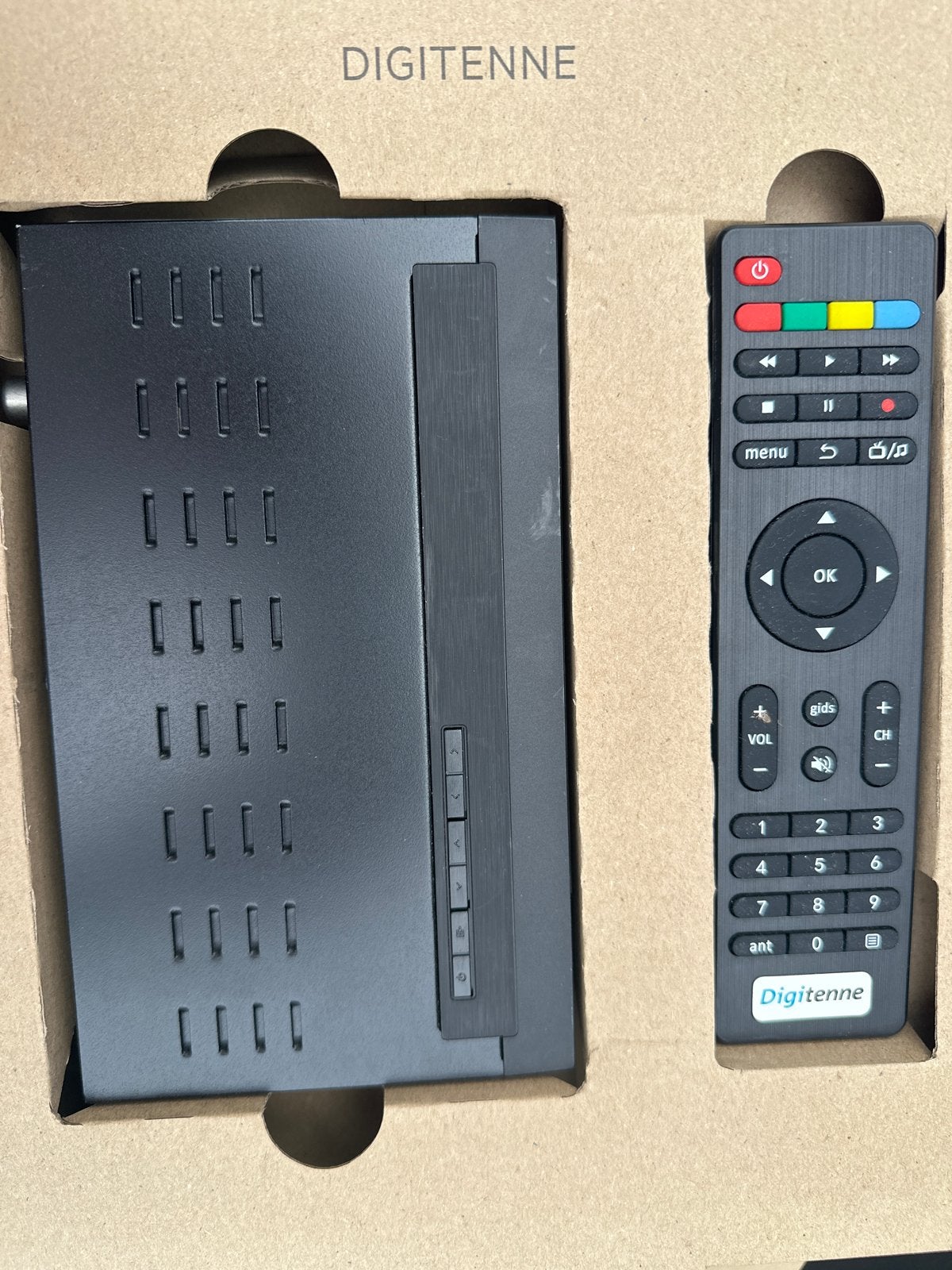 Digitale TV-ontvanger Digitenne met afstandsbediening, Audio, Tv en Foto, Ophalen, Zo goed als nieuw, Decoder