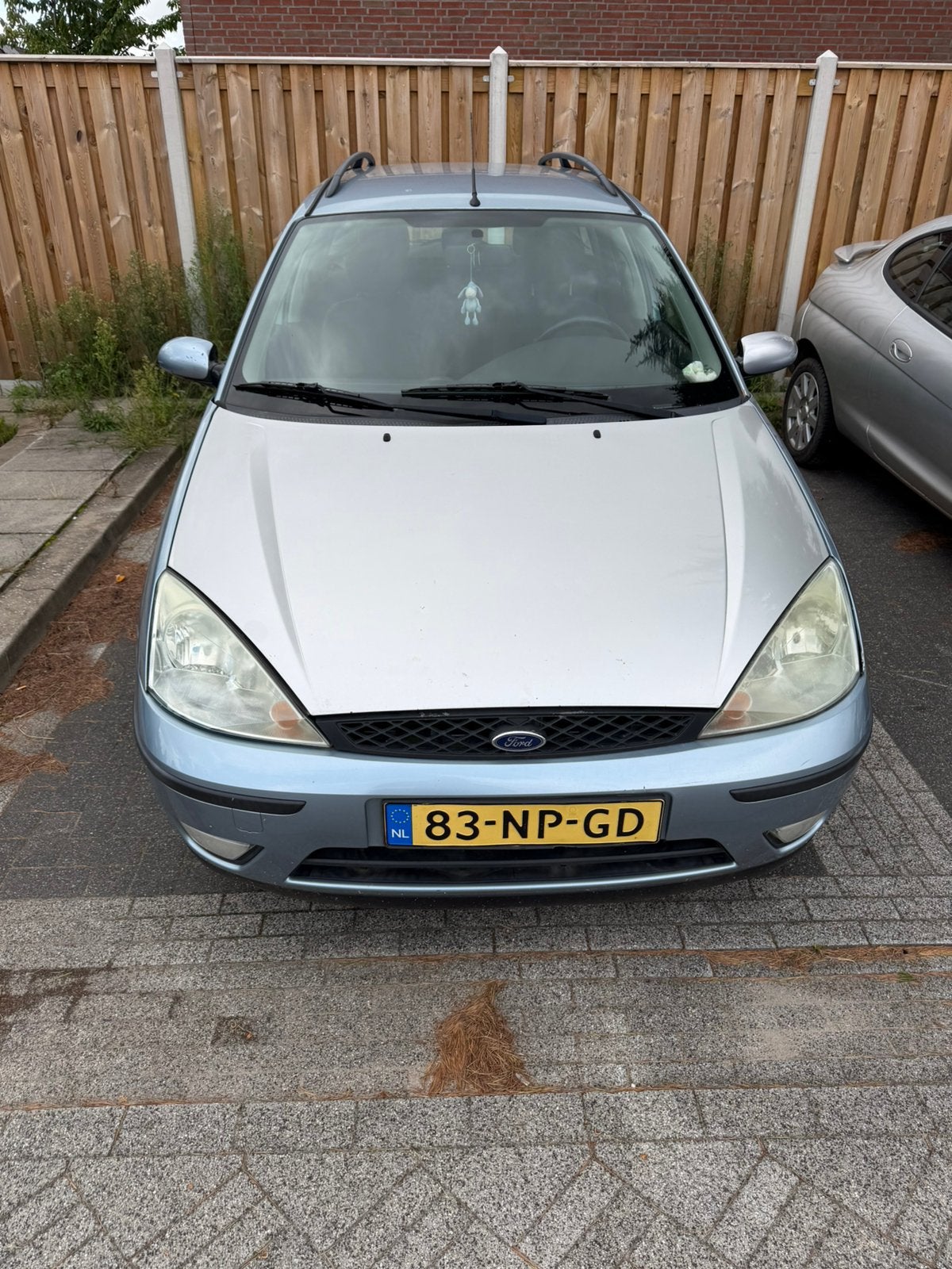 Ford Focus 1.6I 74KW 2004 Grijs, 1596 cc, 4 cilinders, 100 pk, Handgeschakeld